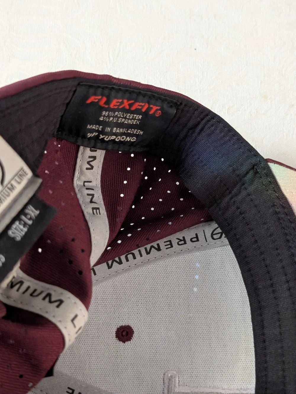Cap America Furman Paladins Cap Flexfit Premium Line Maroon White L-XL